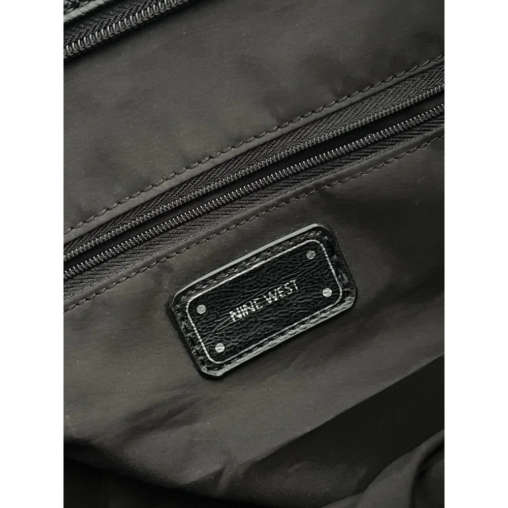 Nine West Handbag PreOwned Condition Black/Beige Padlock Design‎ Faux Leather